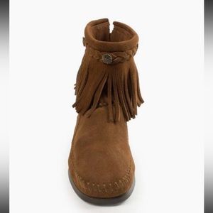 Minnetonka Leather Moccasin High Top Back Zip Fringe Boots Never worn